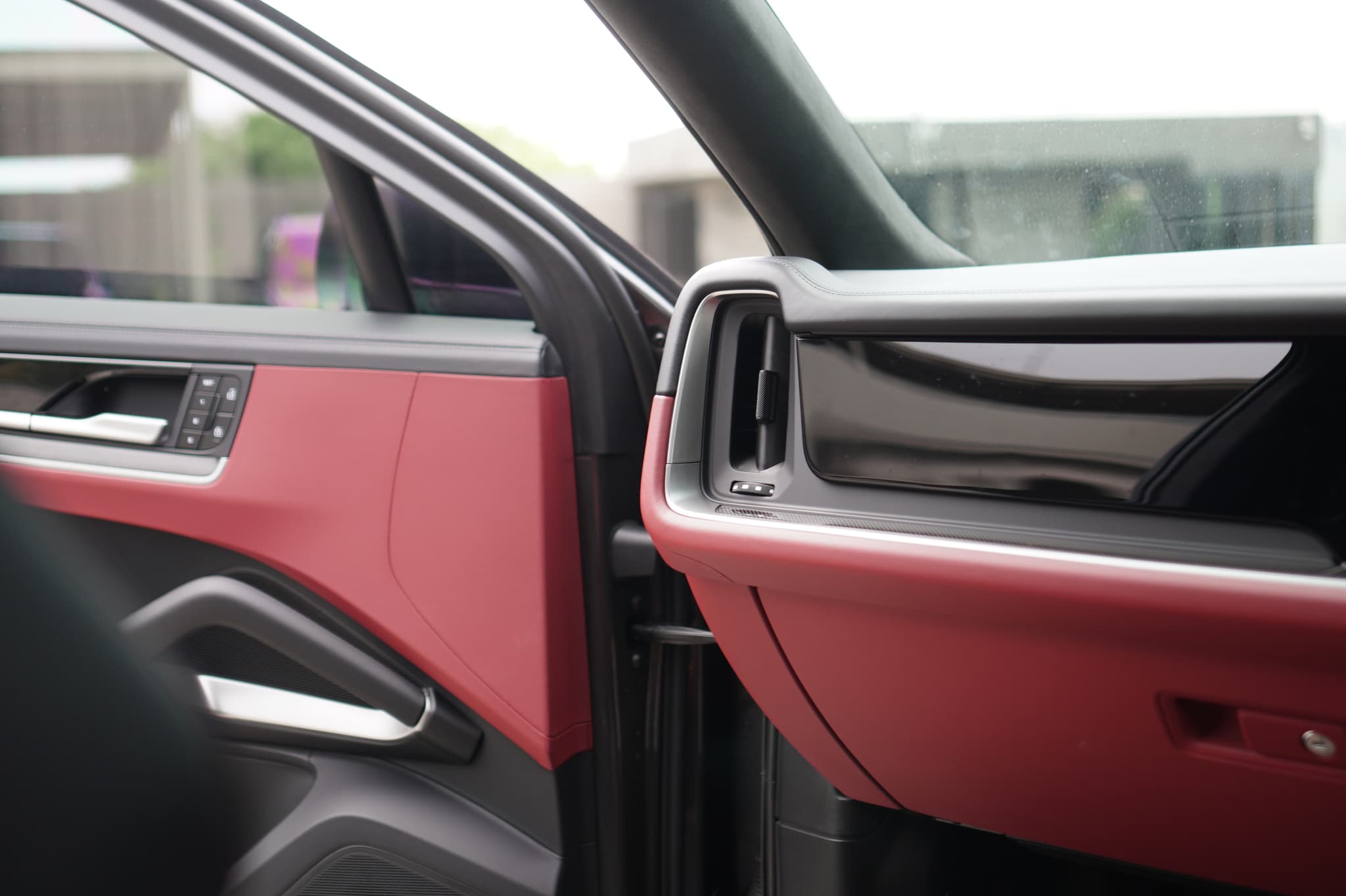 PORSCHE CAYENNE GTS — photo 2 of 4