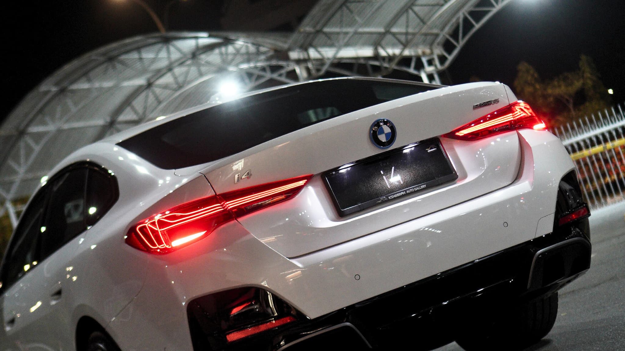 BMW i4 EDRIVE35 — photo 3 of 4