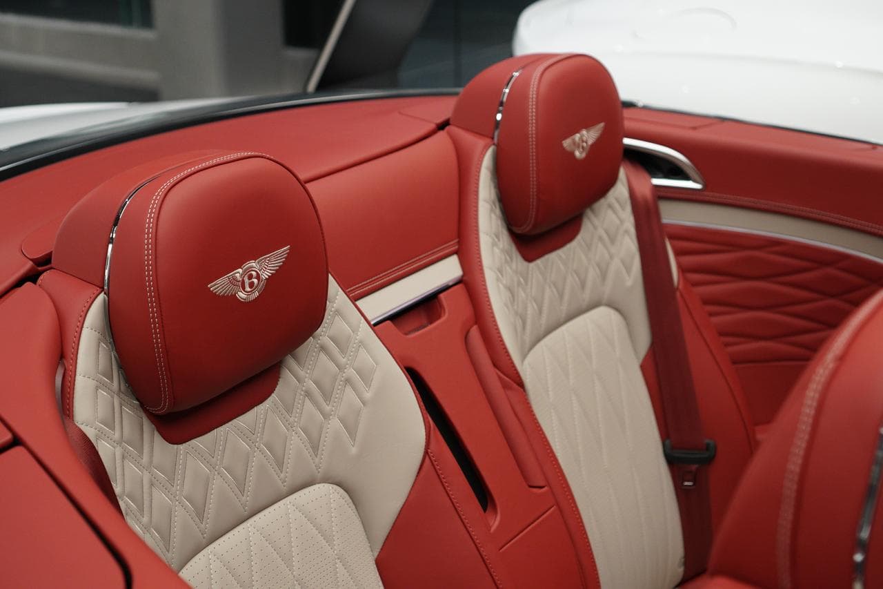 BENTLEY CONTINENTAL GT CONVERTIBLE AZURE V8 — view 9 of 15