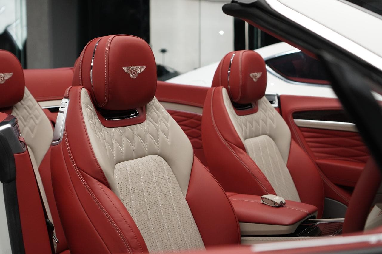 BENTLEY CONTINENTAL GT CONVERTIBLE AZURE V8 — view 8 of 15