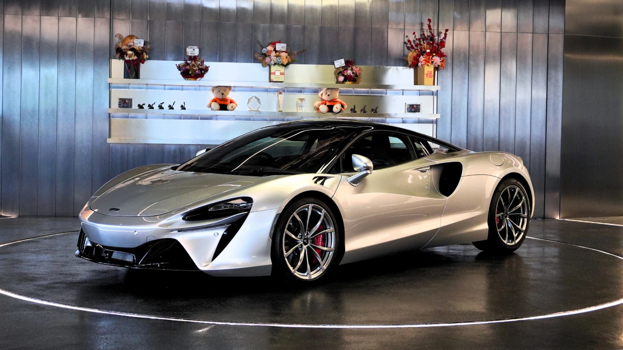 MCLAREN ARTURA
